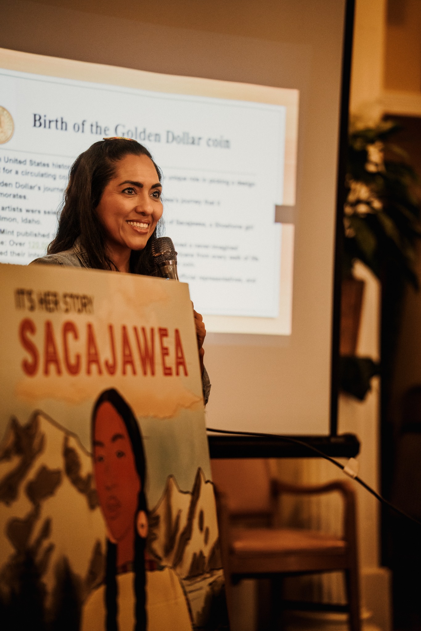 A woman presenting local history